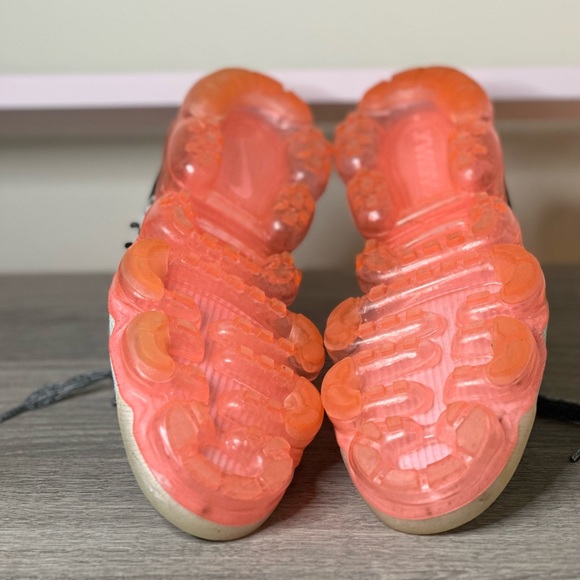Nike Air VaporMax Flyknit Womens Size 9.5 - Picture 5 of 5